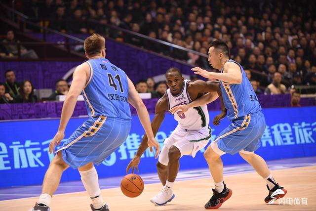  那不勒斯火力全开，南方豪门豪取联赛五连胜