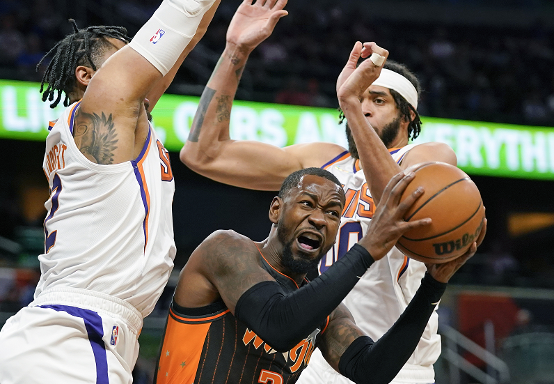  艾顿护框封盖太阳击败独行侠缩小分差