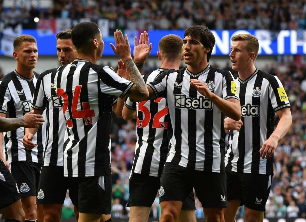  纽卡斯尔联读秒绝杀，圣詹姆斯公园上演疯狂庆祝